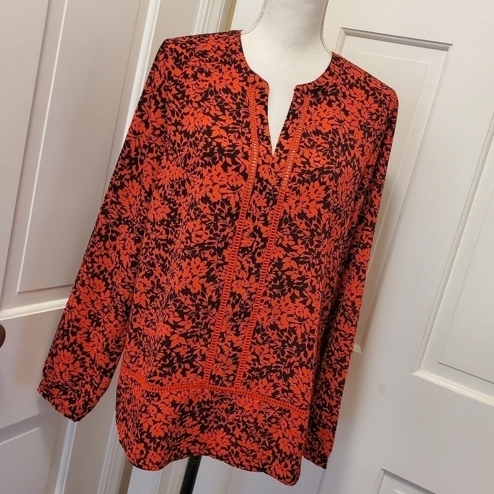 Michael Kors Red & Black Floral Print Blouse Size Medium, Colorful, Classic